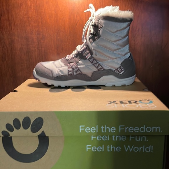 Xero Shoes - XERO Alpine Frost Boots Size 9 NIB